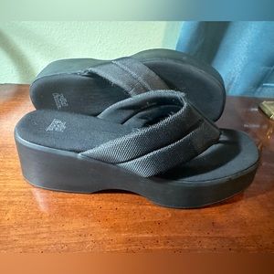 Black Wild Fable platform flip flops